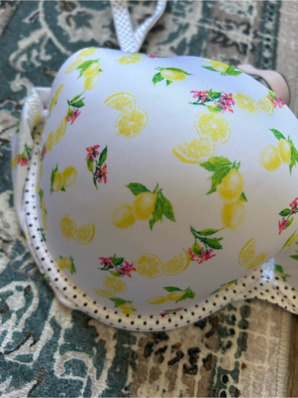 Victoria’s Secret White Lemon Print Push Up Bra - Picture 2 of 3